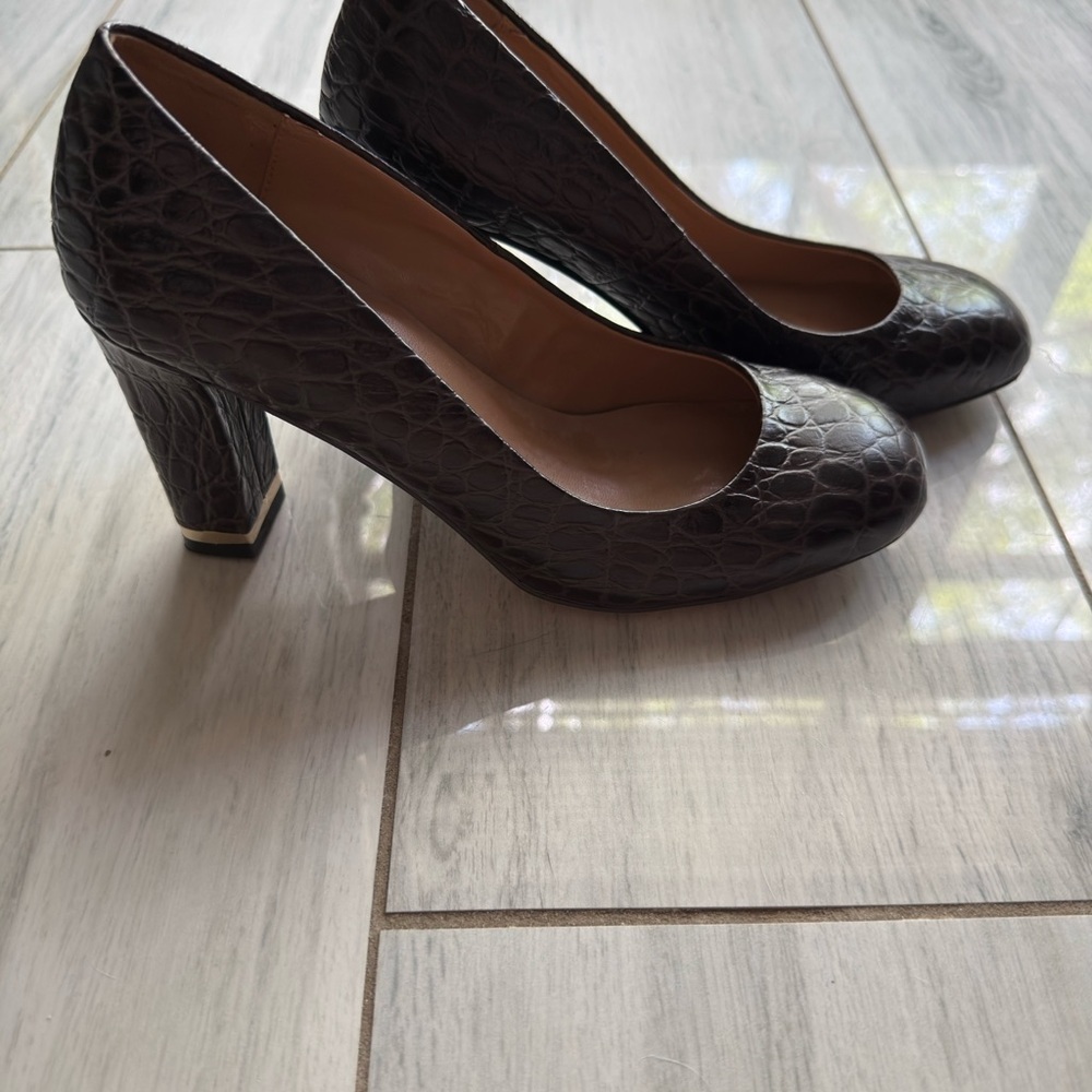 Talbots Shoes Womens 7.5  Crocodile Pump Leather Round Toe Career Elevated Basic - Picture 2 of 11